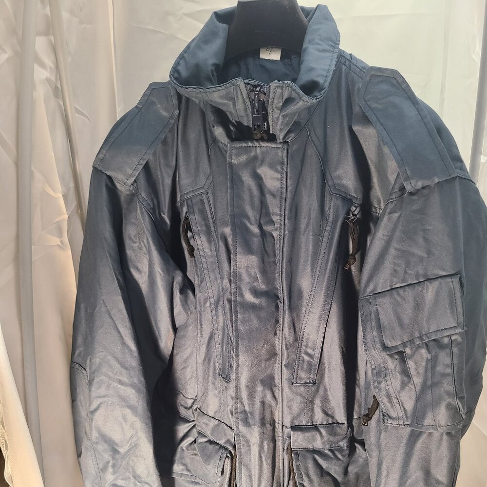 genuine vintage RCAF 3 season goretex jacket, navy blue, size 6740 med-short